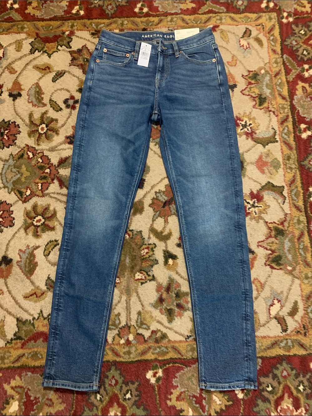 American Eagle  jeans 90’s skinny size 2/29
NWT BLUE